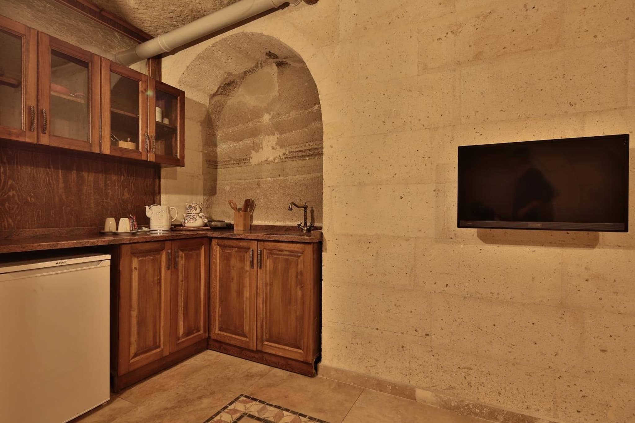 Walnut House Otel - Image 2