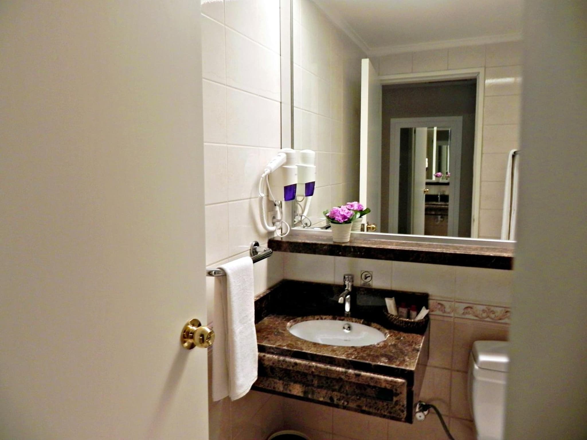 Seres Hotel Old City - Image 3