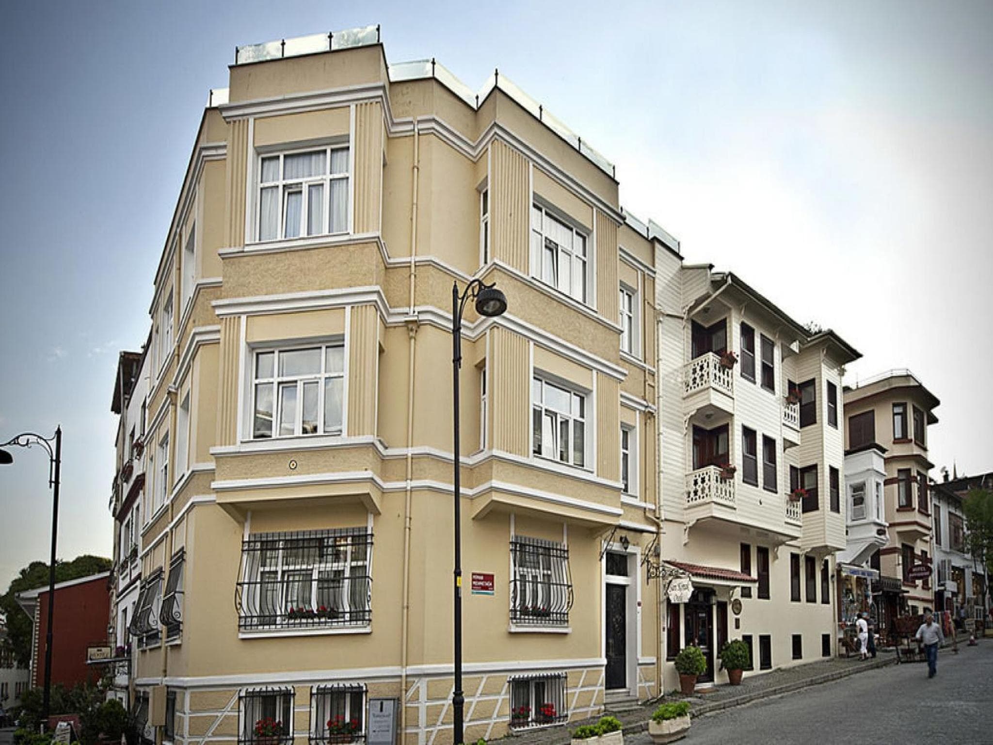 Sari Konak Otel - Image 4