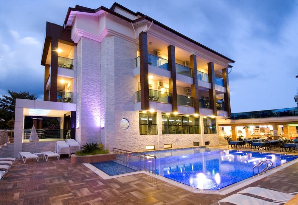 Supreme Marmaris Otel - Image 1