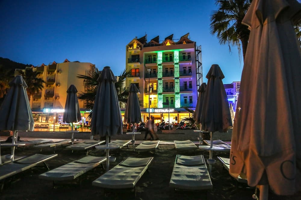 B&B Yüzbaşı Beach Otel - Image 1