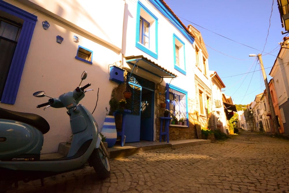 Ayvalik Moda Pansiyon - Image 1