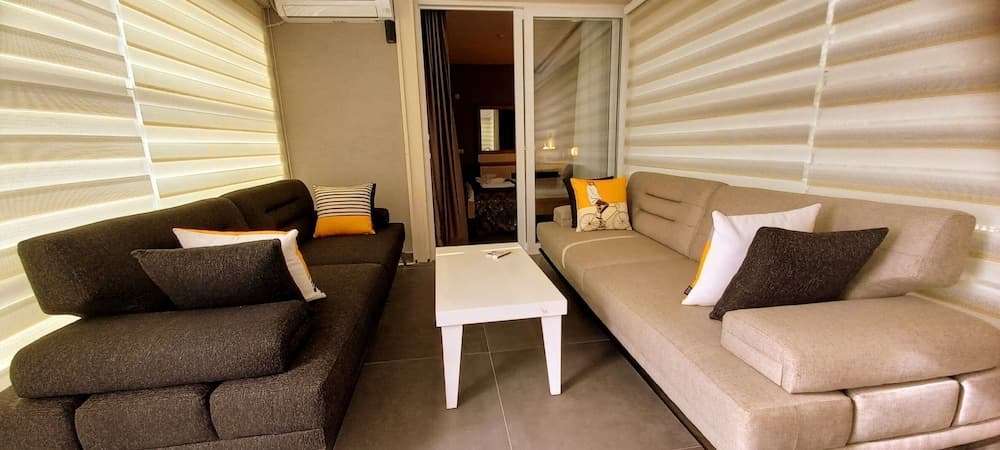 Un Amor Otel (+16) - Image 3