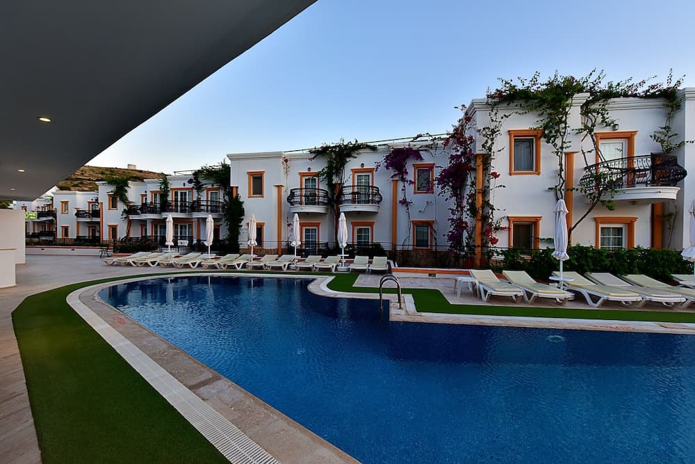 Tropicana Beach Otel - Image 1