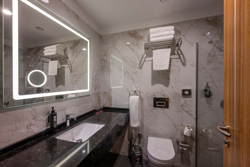 Ramada Encore By Wyndham İstanbul Şişli - Image 2