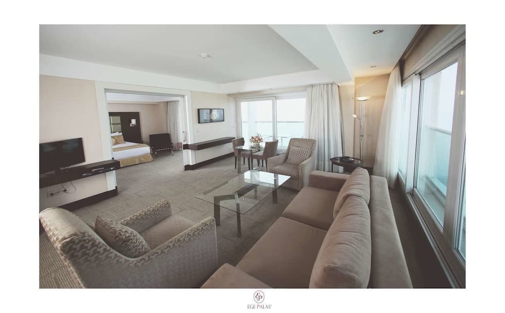 Ege Palas İş Oteli - Image 3