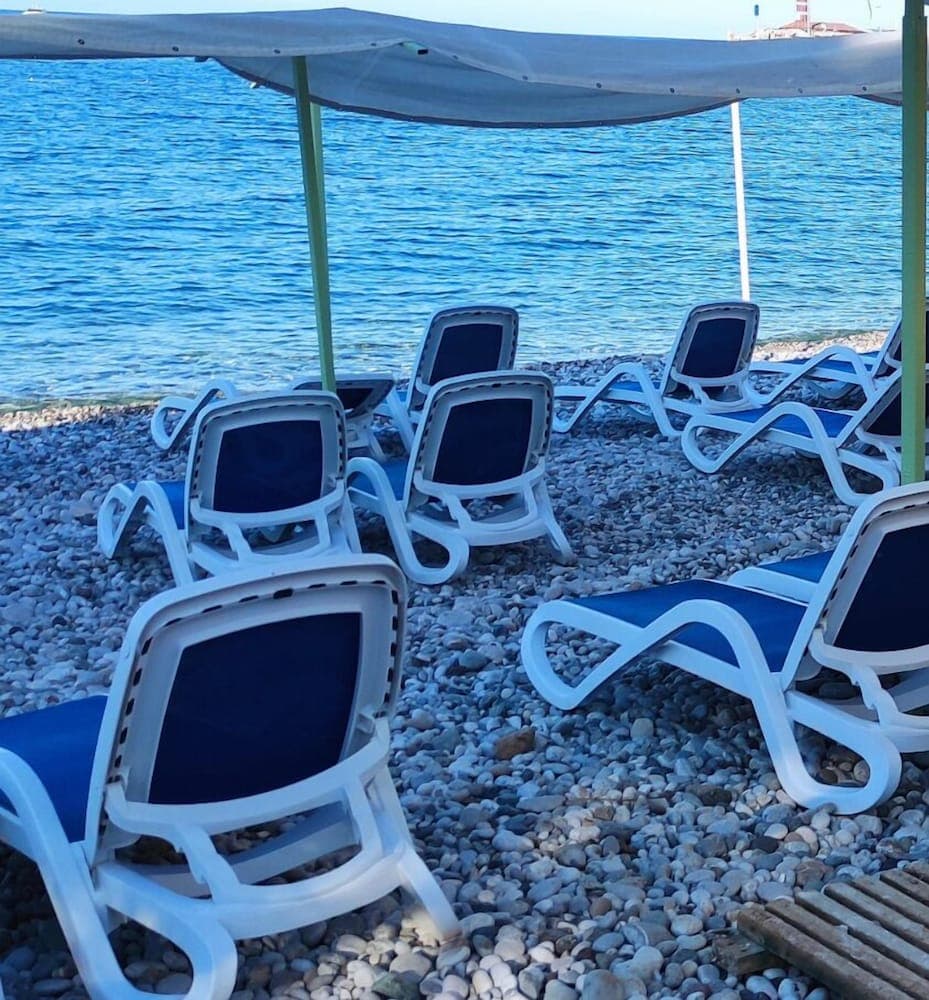 Romeo Beach Hotel - Image 2