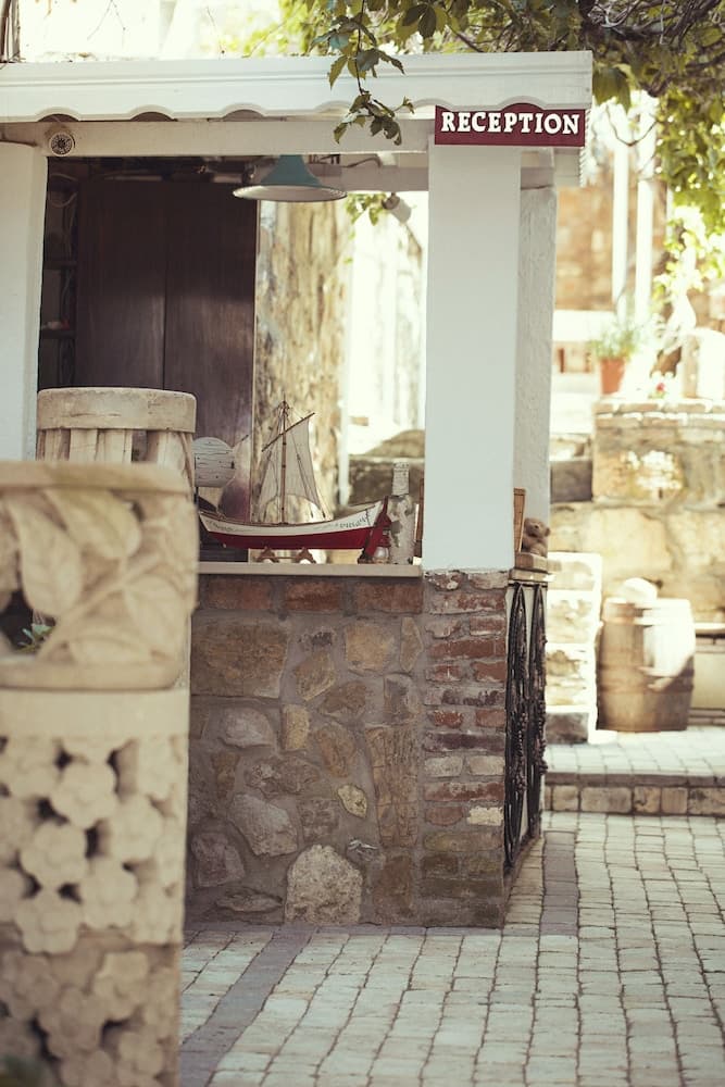 Bozcaada Fahri Otel - Image 3