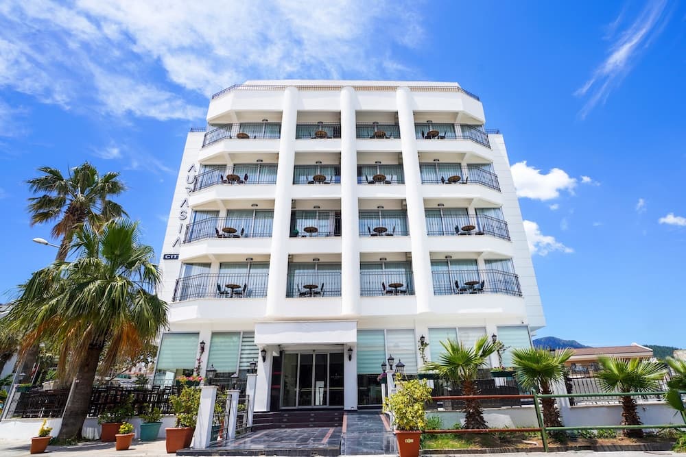 Aurasia SeaSide Otel - Image 1