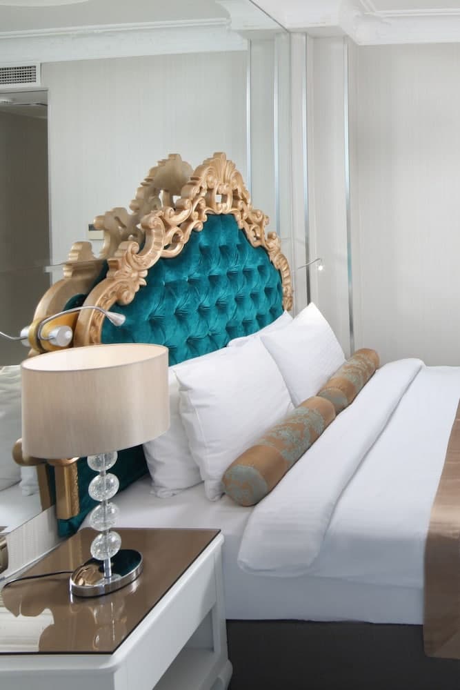 Beyaz Monarch Otel - Image 4