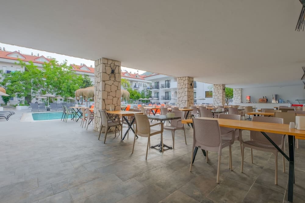 Akdeniz Beach Otel - Image 4