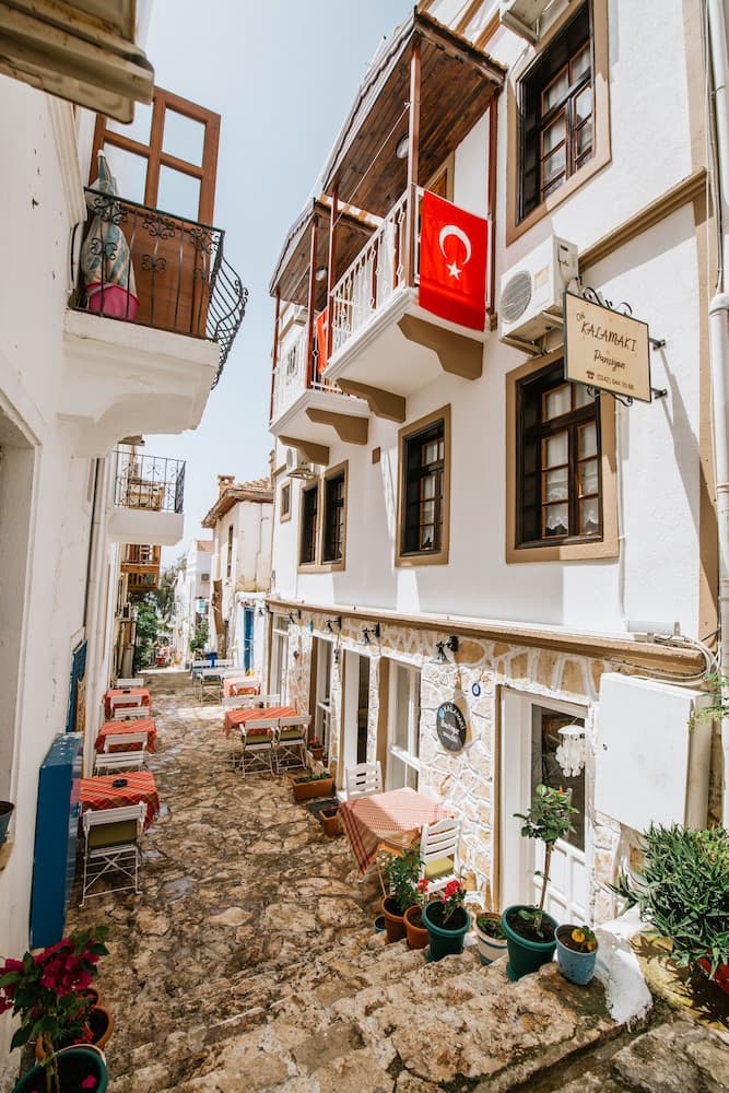 Old Kalamaki Pansiyon - Image 1