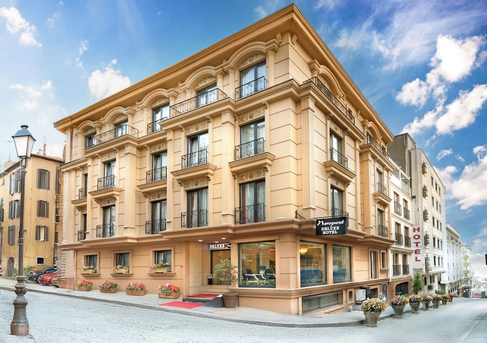 Deluxe Newport Oteli - Eski Şehir - Image 1