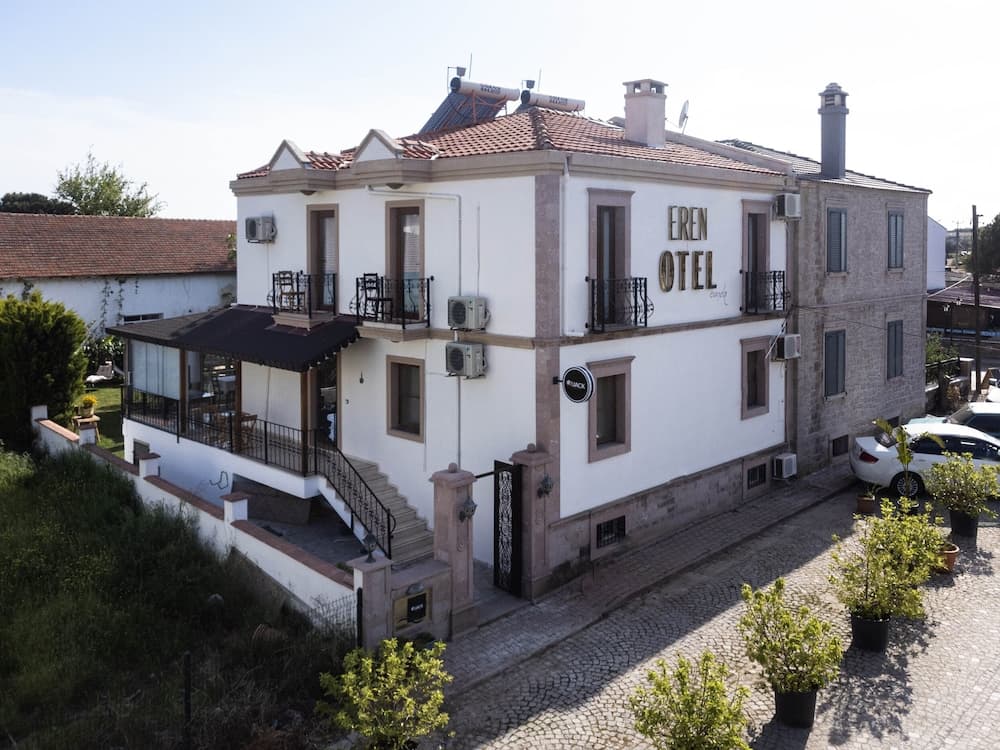 Cunda Eren Otel - Image 1
