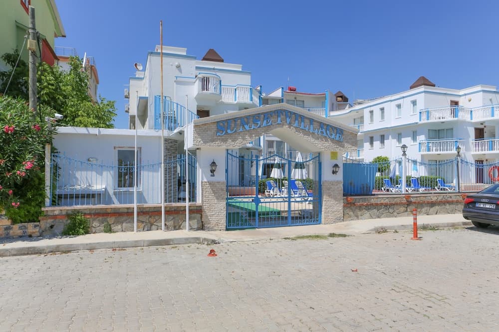 Sunset Village Apart Otel - Image 1
