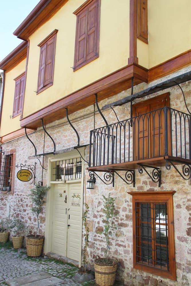 Macaron Konagi Ayvalik - Image 1