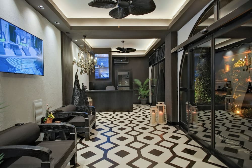 The Local House Alaçatı - Image 3