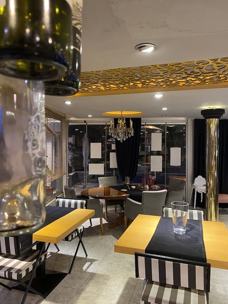 Goldengate Otel - Image 2