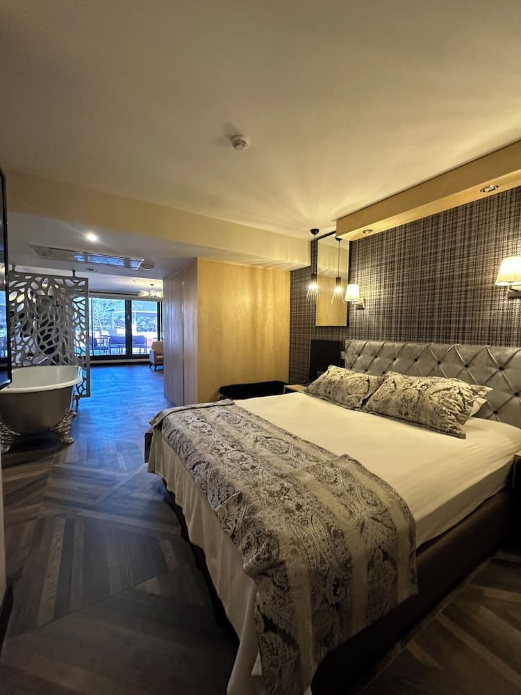 Royal Çeşme Otel - Image 2