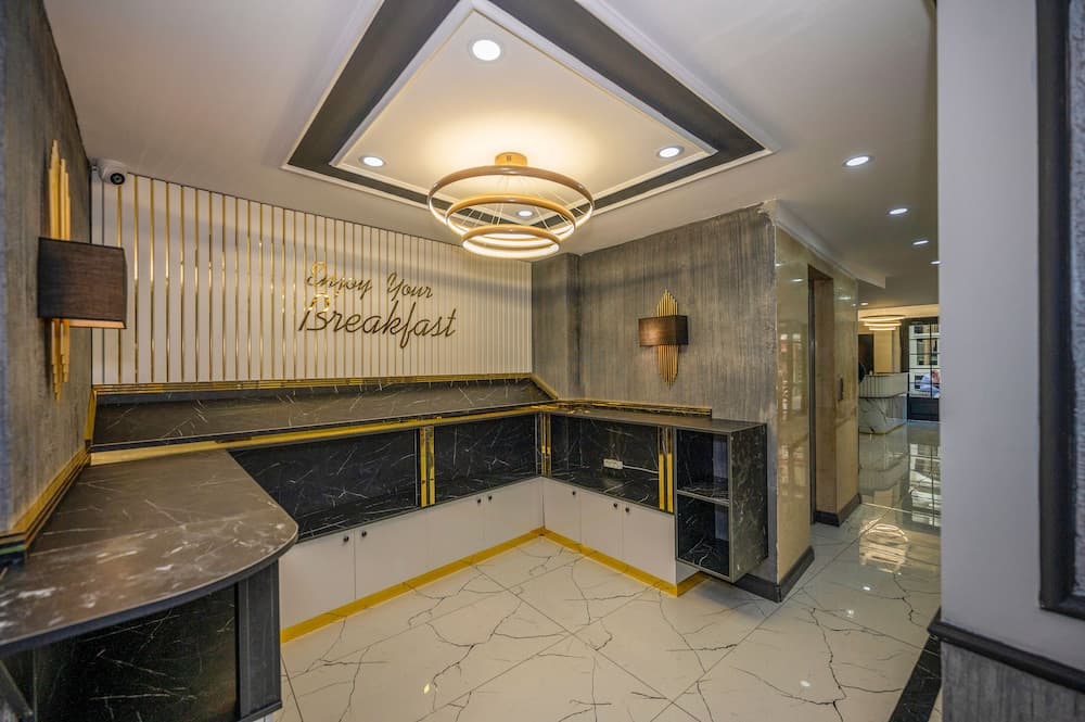 California Otel - Image 3