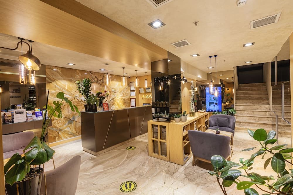 Ayramin Deluxe Hotel - Image 3