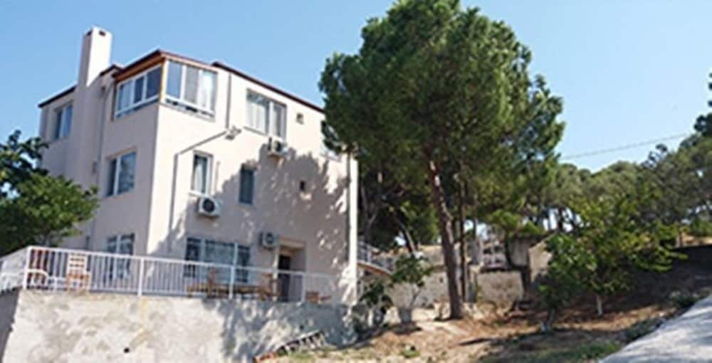 Camlaralti Pansiyon - Image 1