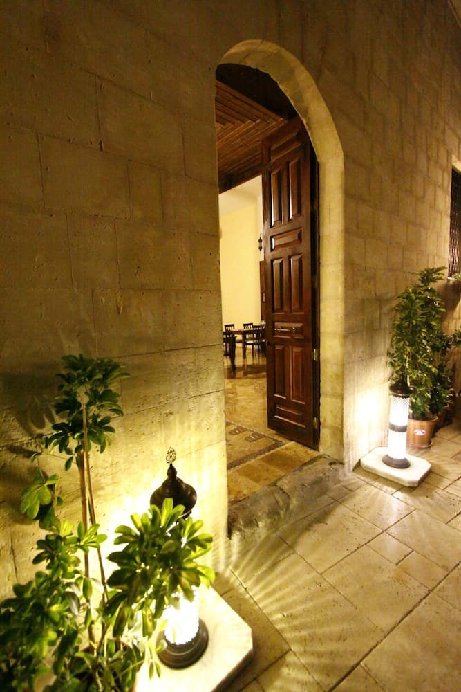 Elif Hatun Konagi - Image 2