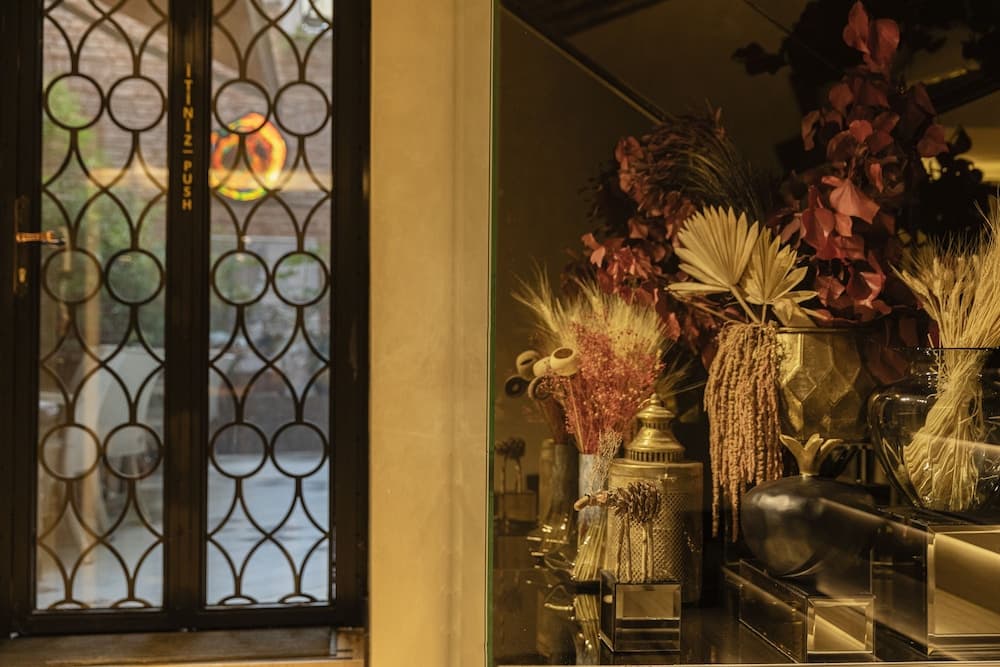 Ayramin Deluxe Hotel - Image 4