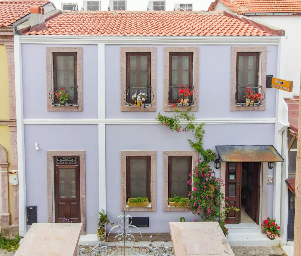 Bouti Ayvalık - Image 1