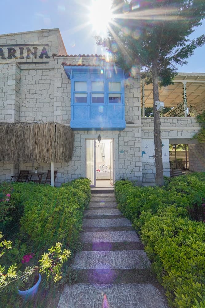 Alacati Marina Palace Otel - Image 1