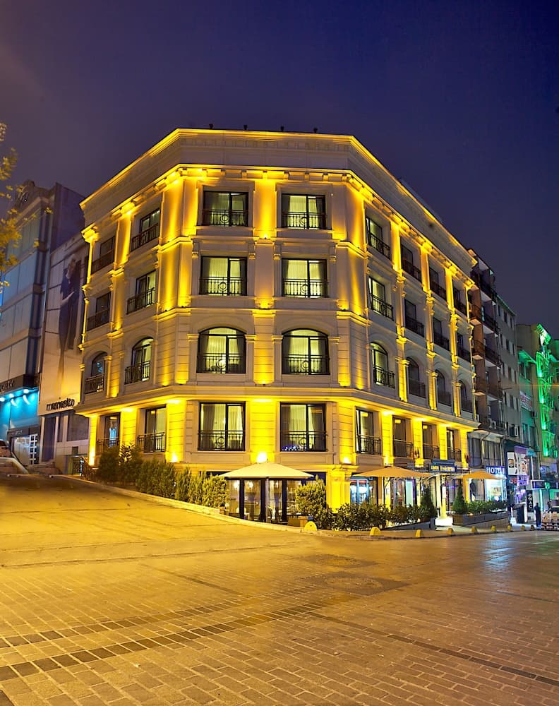 Hotel Momento - Özel Sınıf - Image 1
