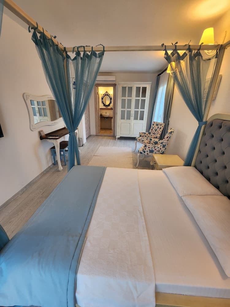 Tarcin Alacati Otel - Image 4