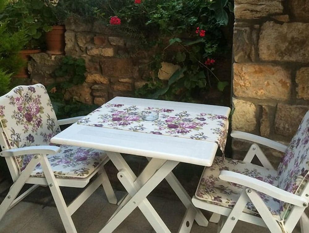 Bozcaada Fahri Otel - Image 2