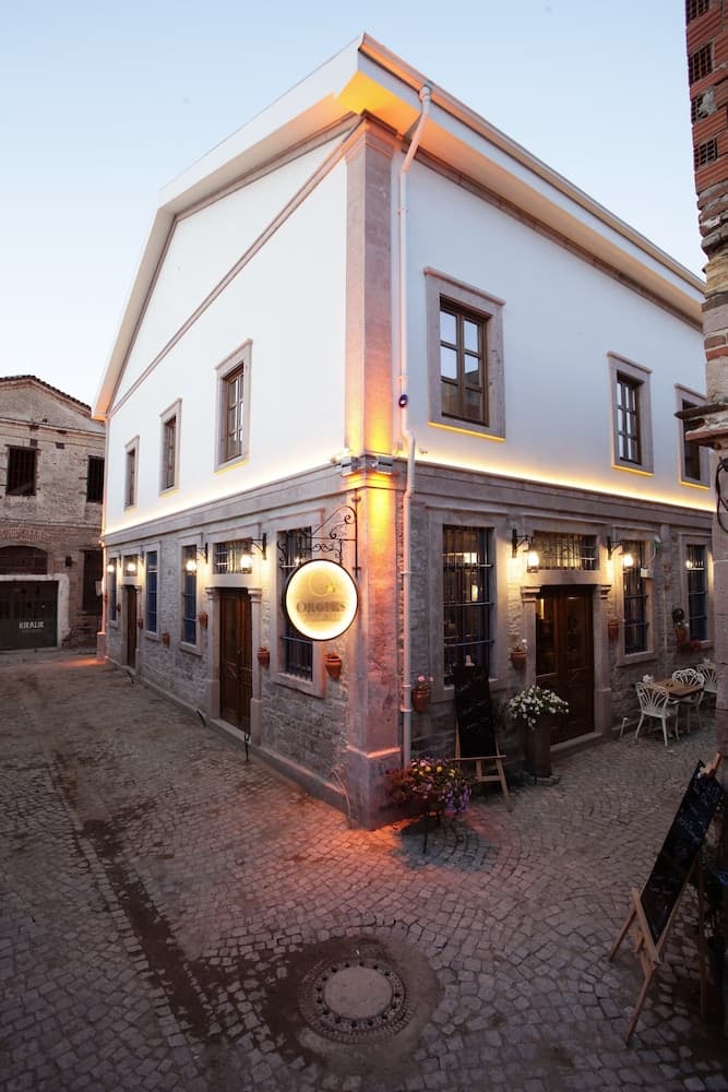 Orchis Otel - Image 1