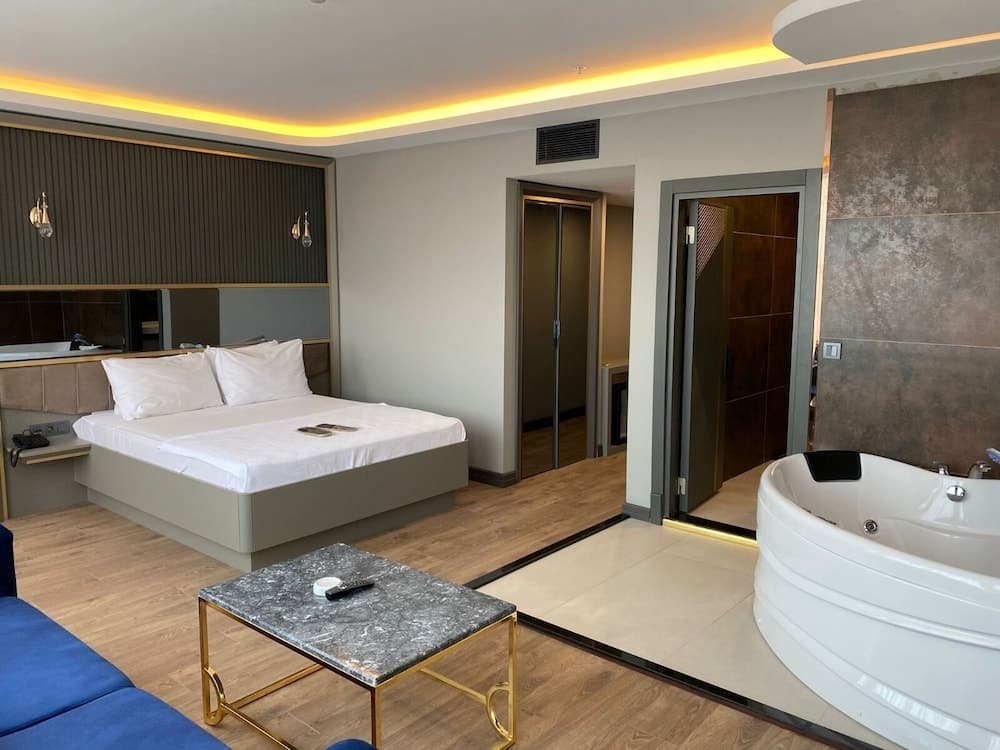 216 Ruby Süit - Image 4