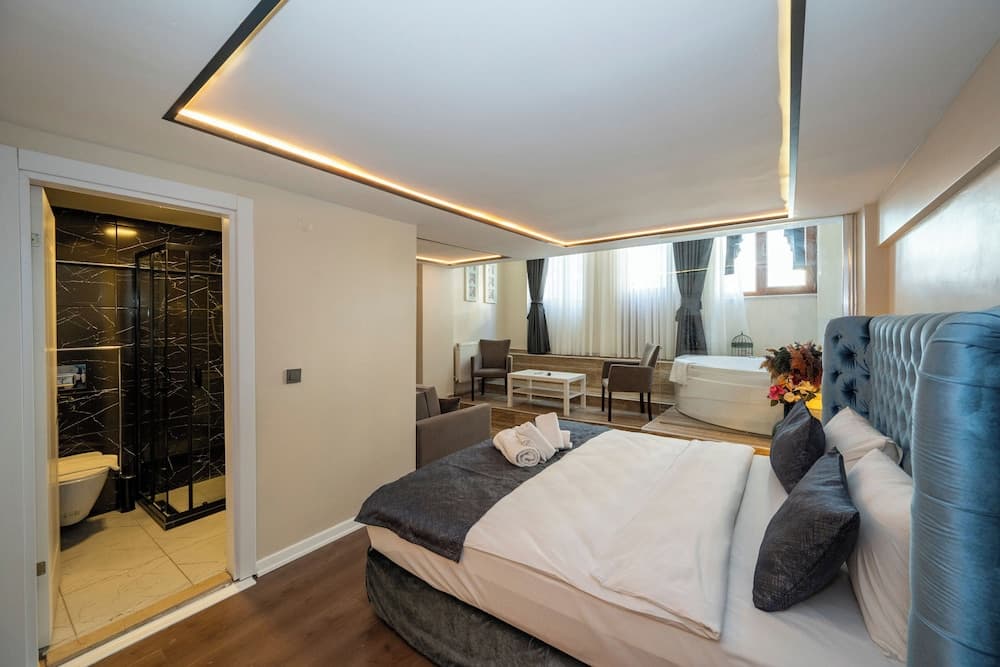 Aiza Suites - Image 4