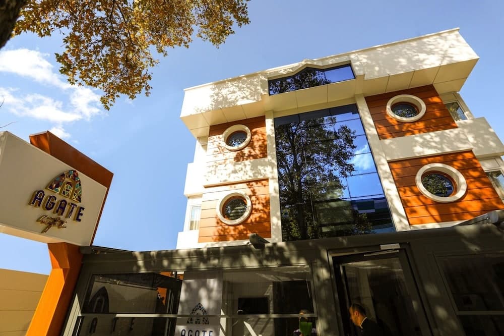 Agate Otel - Image 1