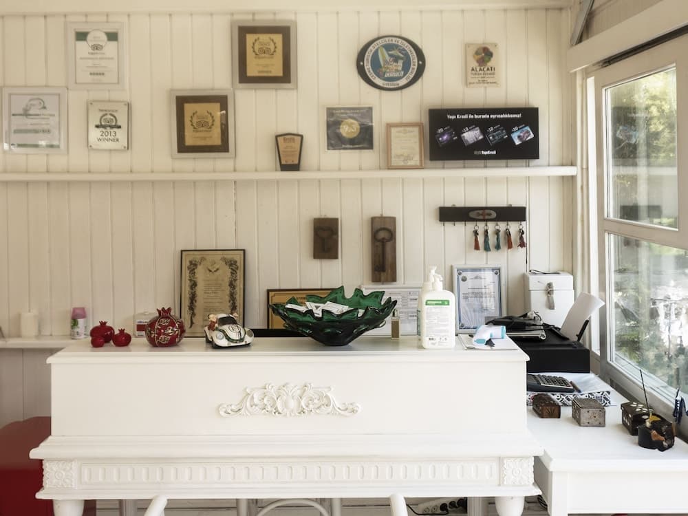 Vintage Hotel Alaçatı - Image 1