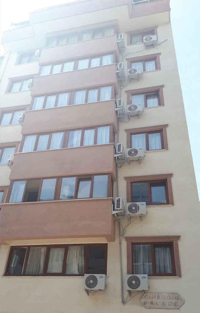 Cihangir Palace - Image 1