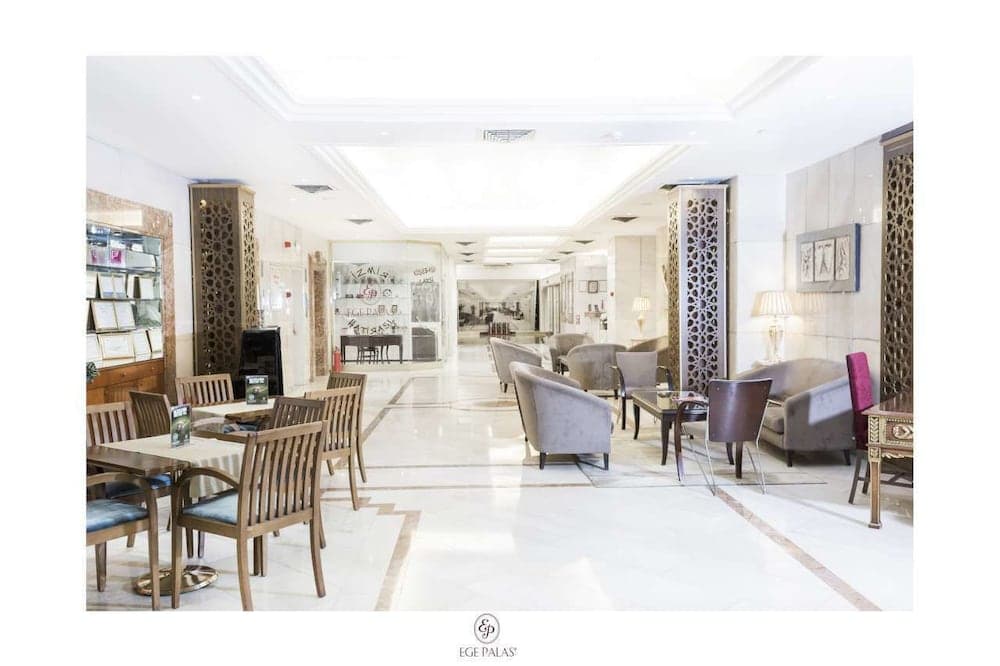 Ege Palas İş Oteli - Image 2