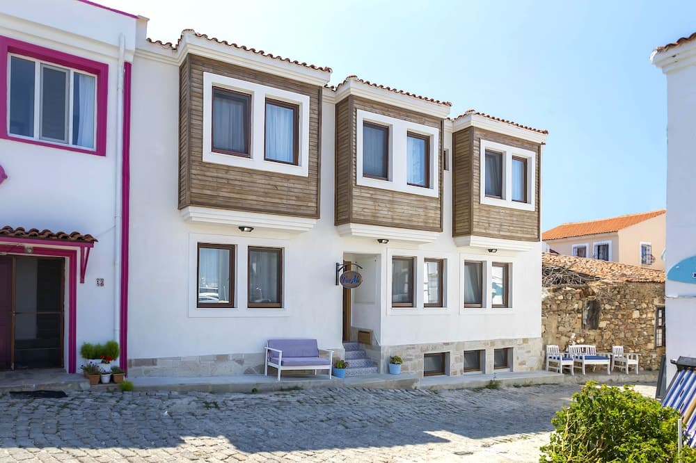 Troas Ada Hotel - Image 1