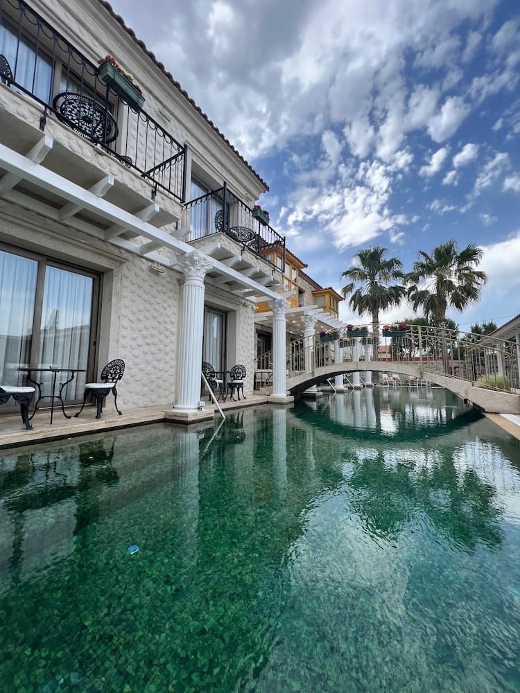 Hotel De Gold Alaçatı - Image 2