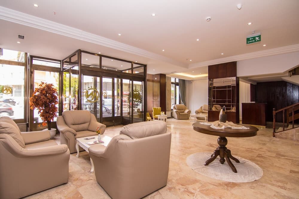 An Grand Otel - Image 2