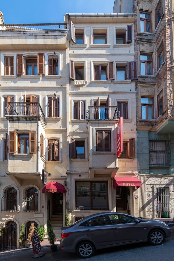 Opera House Otel - Image 1