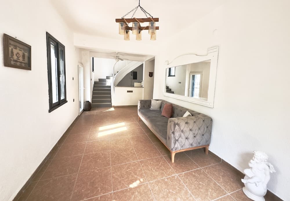 Esmana Otel - Image 1