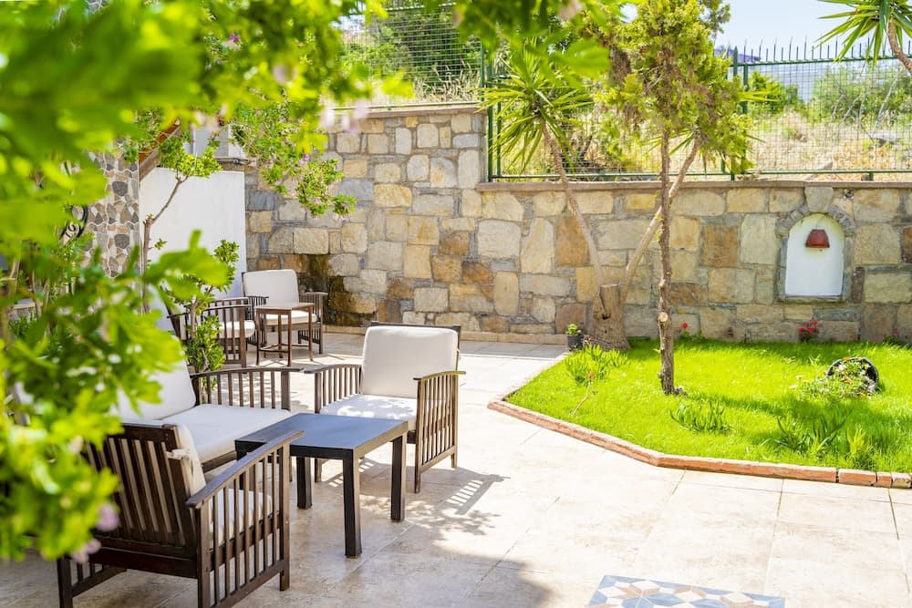 Queen Boutique Hotel - Image 4