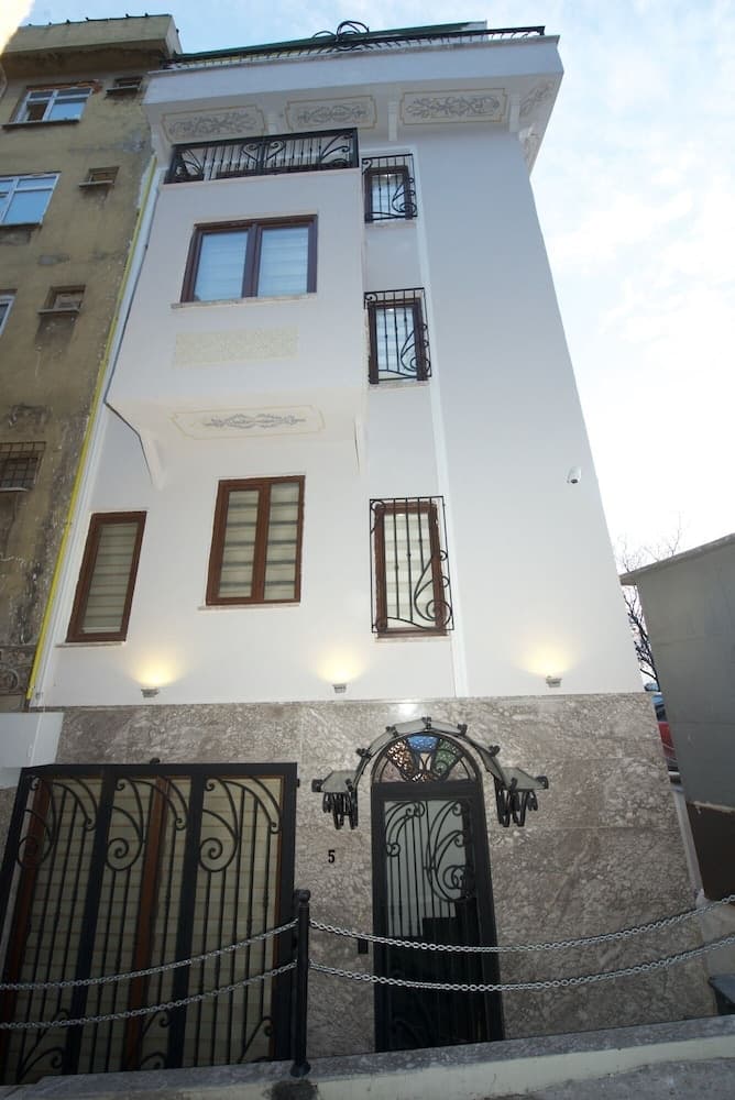 Galatolia Suites - Image 1