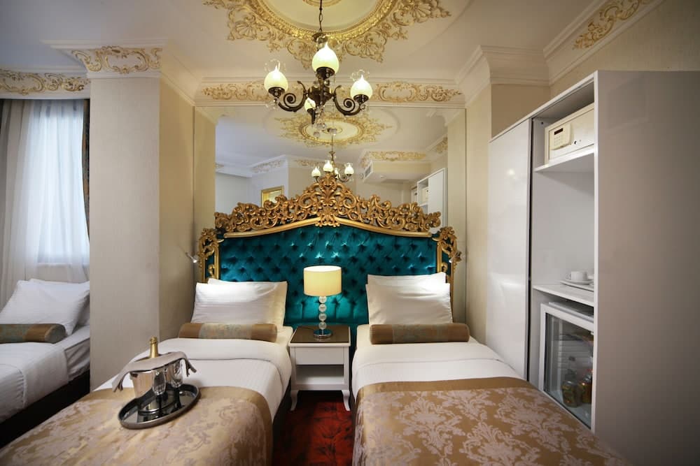 Beyaz Monarch Otel - Image 3