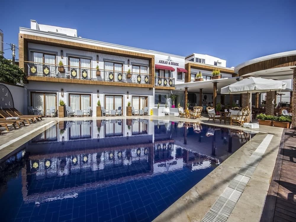 Akkan Beach Hotel - Image 2