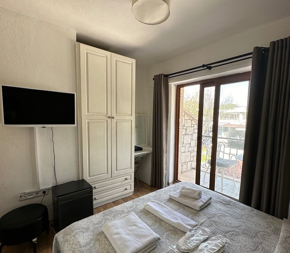 Alacati Özel - Image 1